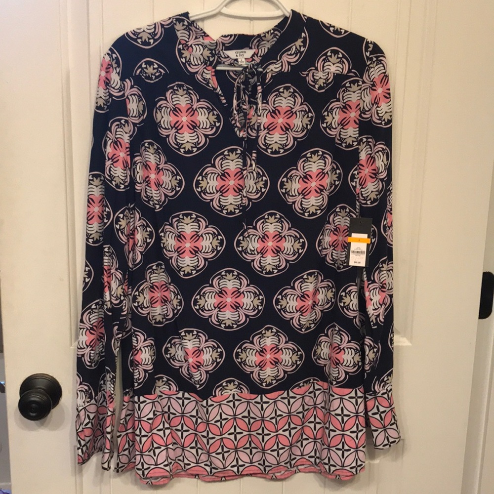 Crown & Ivy Swing Top